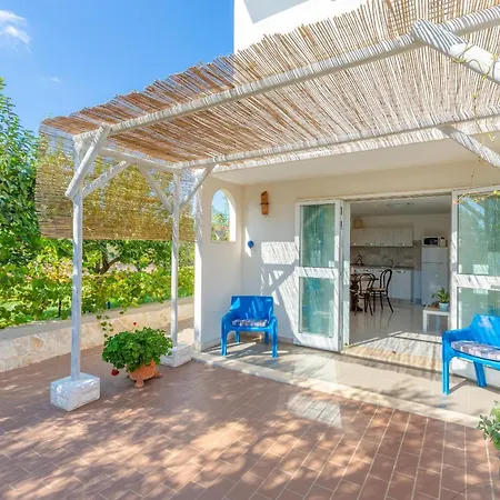 Casa Lantana Con Piscina Apartment *